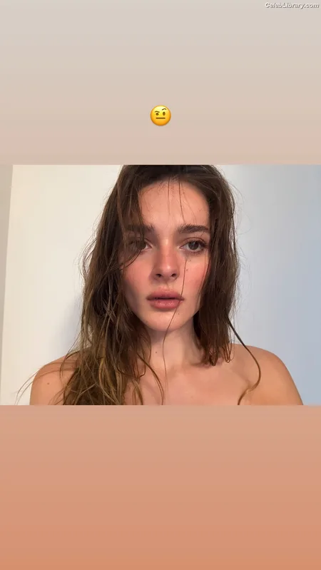 Charlotte Lawrence photo 13 of 714