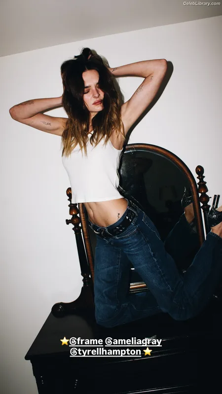 Charlotte Lawrence photo 18 of 714