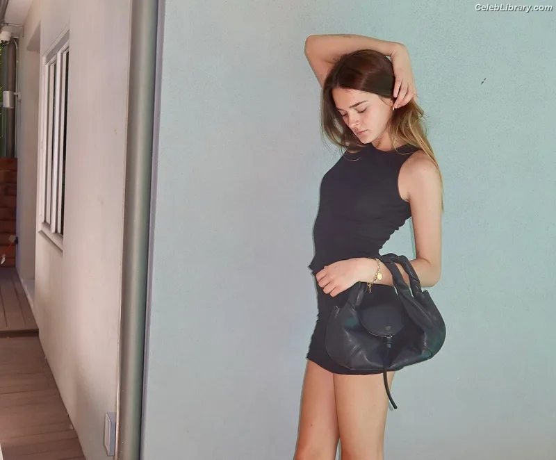 Charlotte Lawrence photo 12 of 714