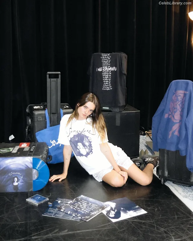 Charlotte Lawrence photo 18 of 714