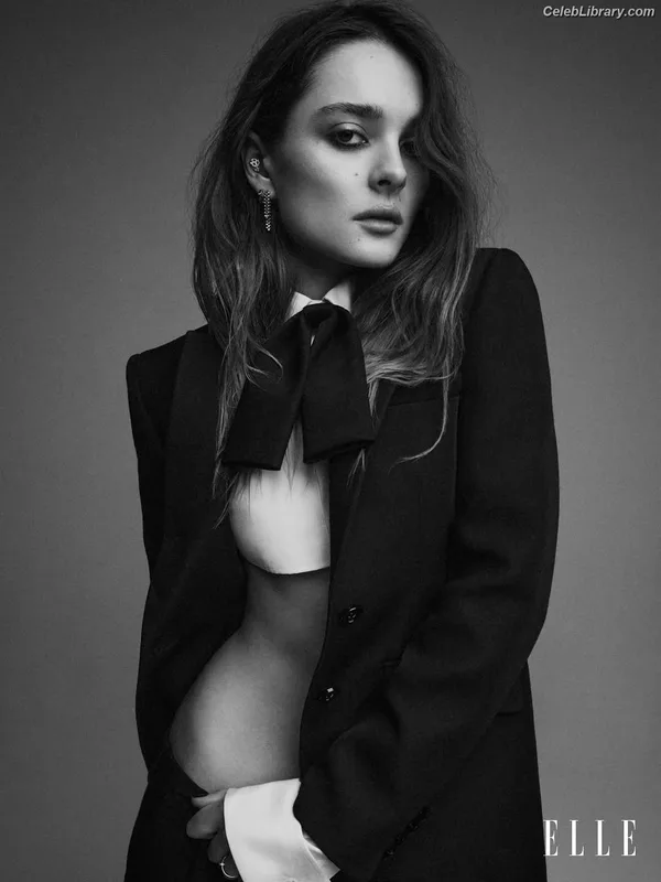 Charlotte Lawrence photo 11 of 714