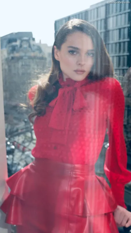 Charlotte Lawrence photo 3 of 714