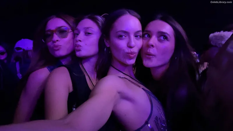 Charlotte Lawrence photo 14 of 714