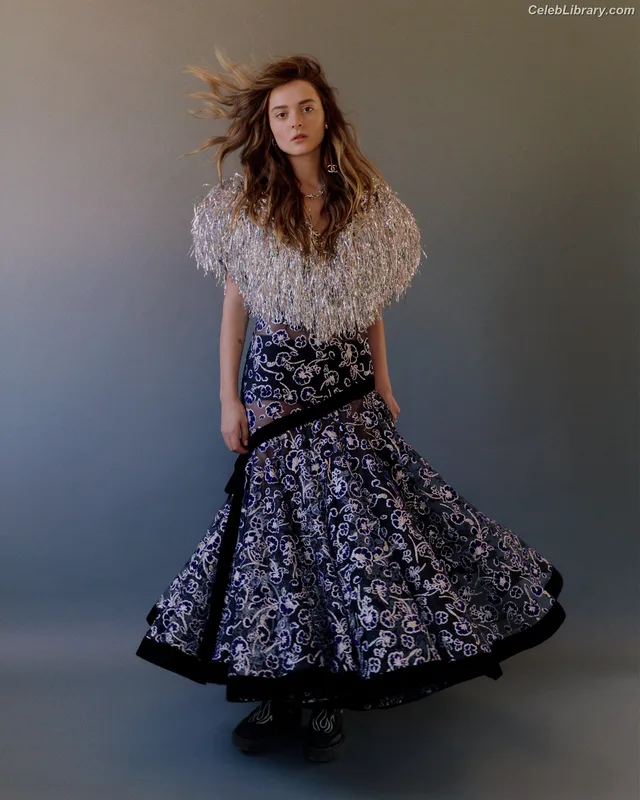 Charlotte Lawrence photo 3 of 714