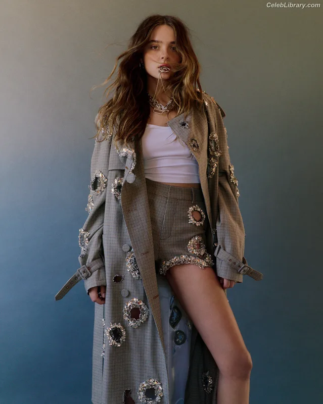 Charlotte Lawrence photo 12 of 714