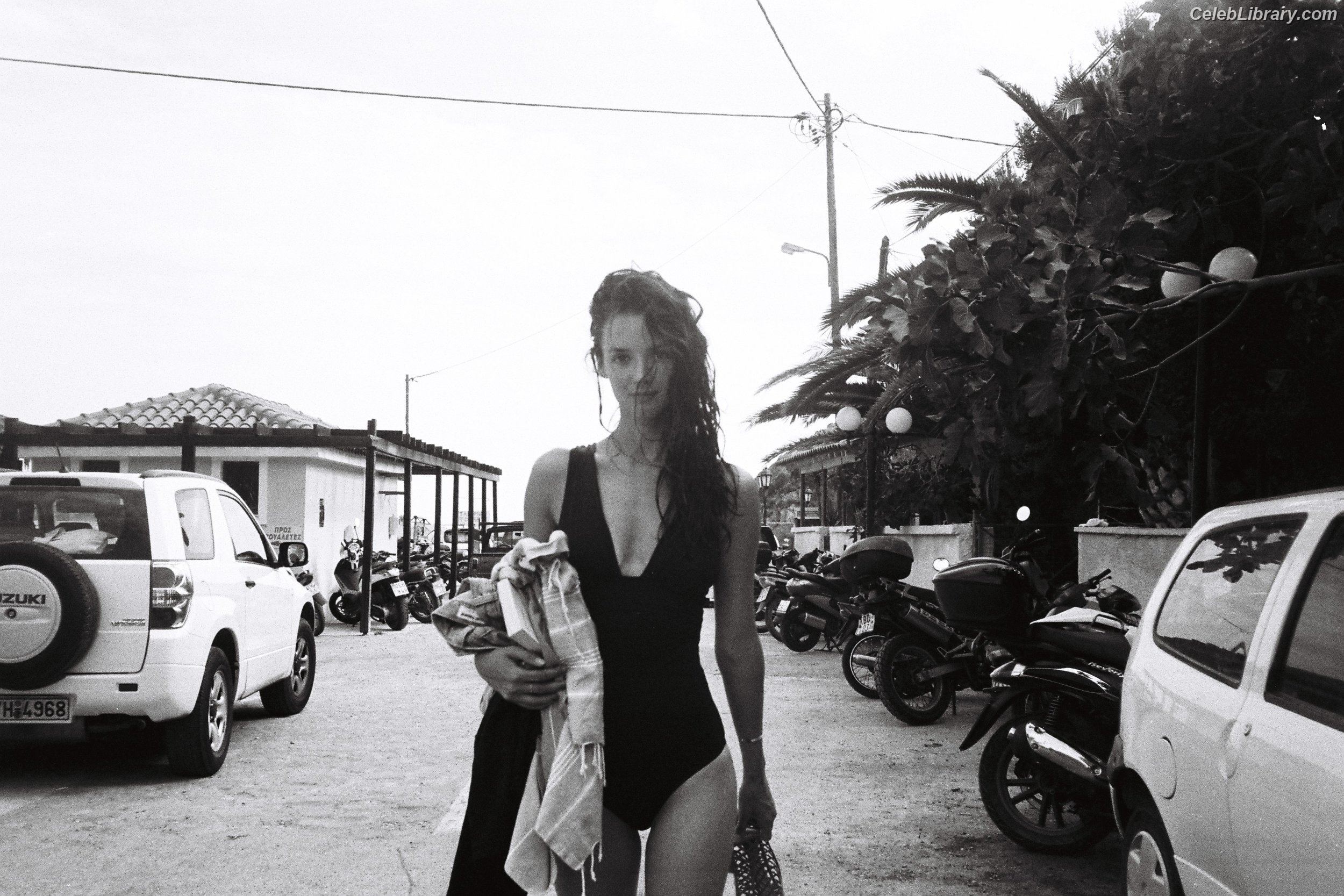 Charlotte Le Bon photo 18 of 49