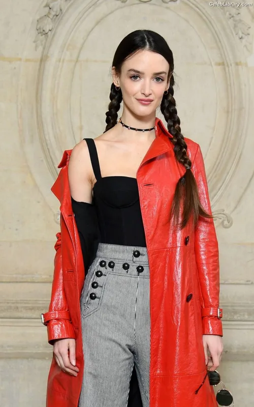 Charlotte Le Bon photo 19 of 49