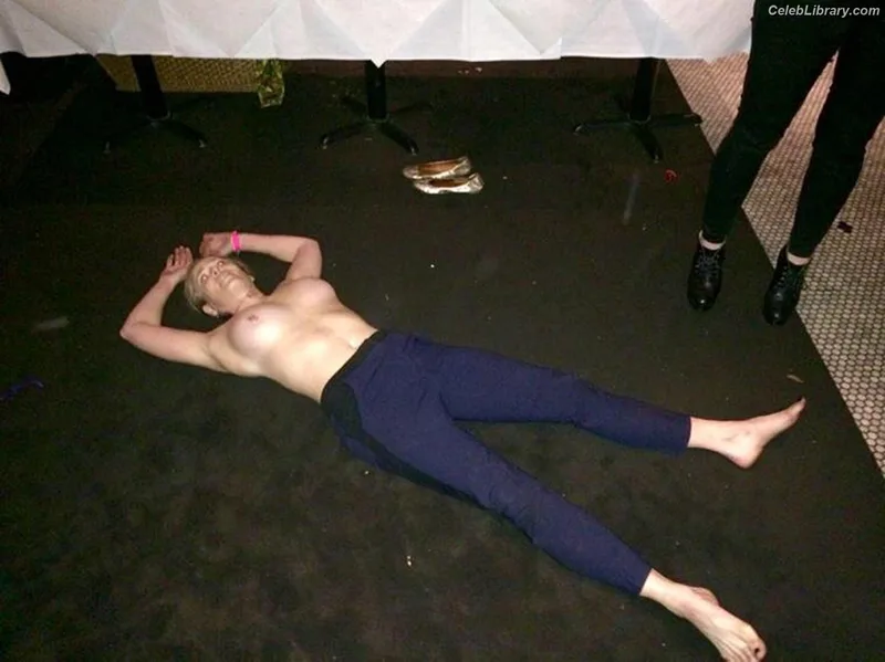 Chelsea Handler photo 11 of 85