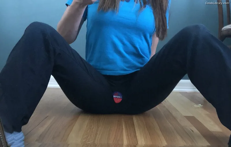 Chelsea Peretti photo 3 of 7