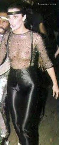 Cher photo 4 of 25