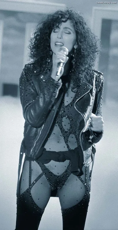 Cher photo 9 of 25