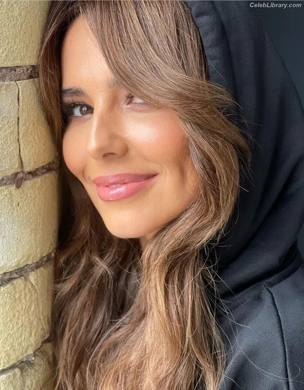 Cheryl Cole photo 18 of 233