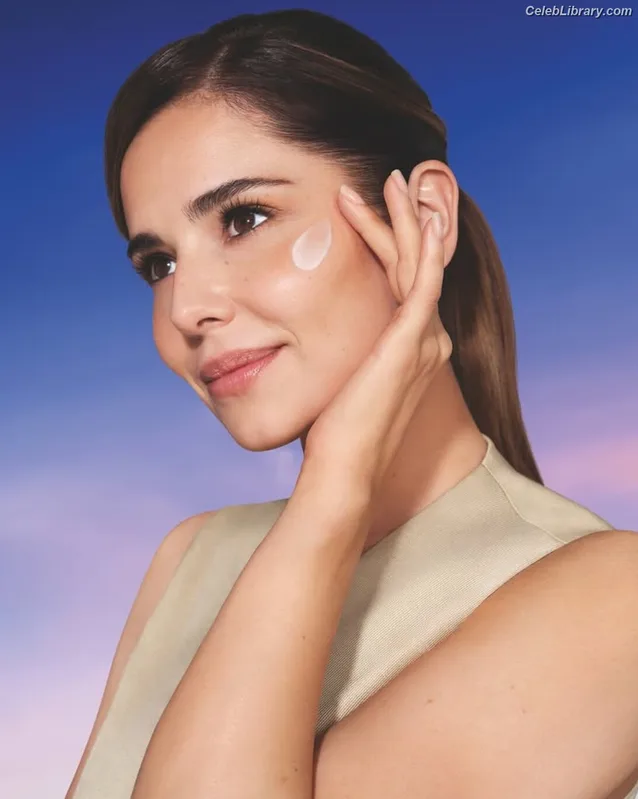 Cheryl Cole photo 4 of 233