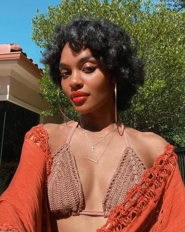 China Anne McClain photo 4 of 115