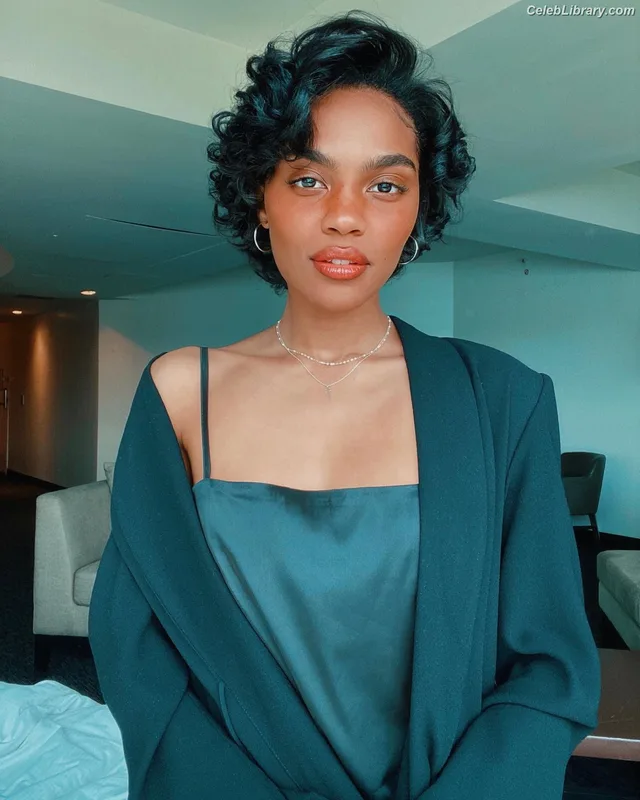 China Anne McClain photo 10 of 115