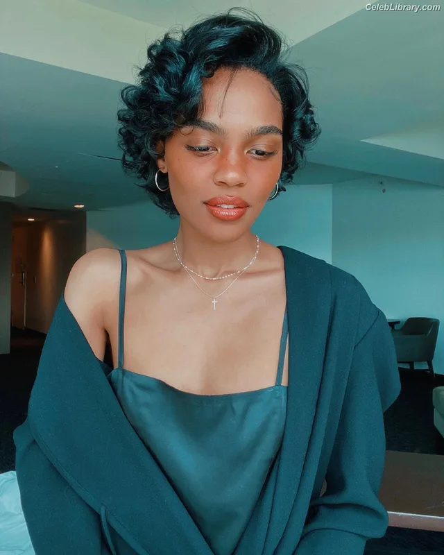 China Anne McClain photo 15 of 115