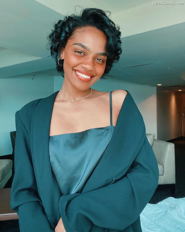 China Anne McClain photo 16 of 115