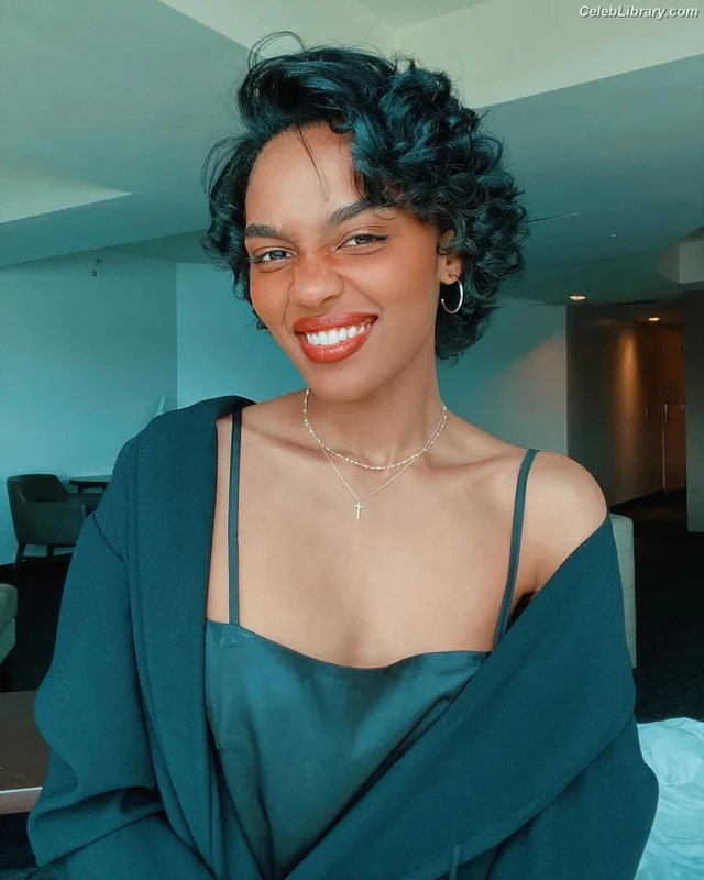 China Anne McClain photo 19 of 115