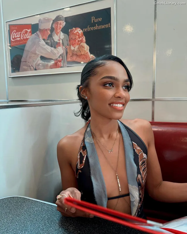 China Anne McClain photo 22 of 115