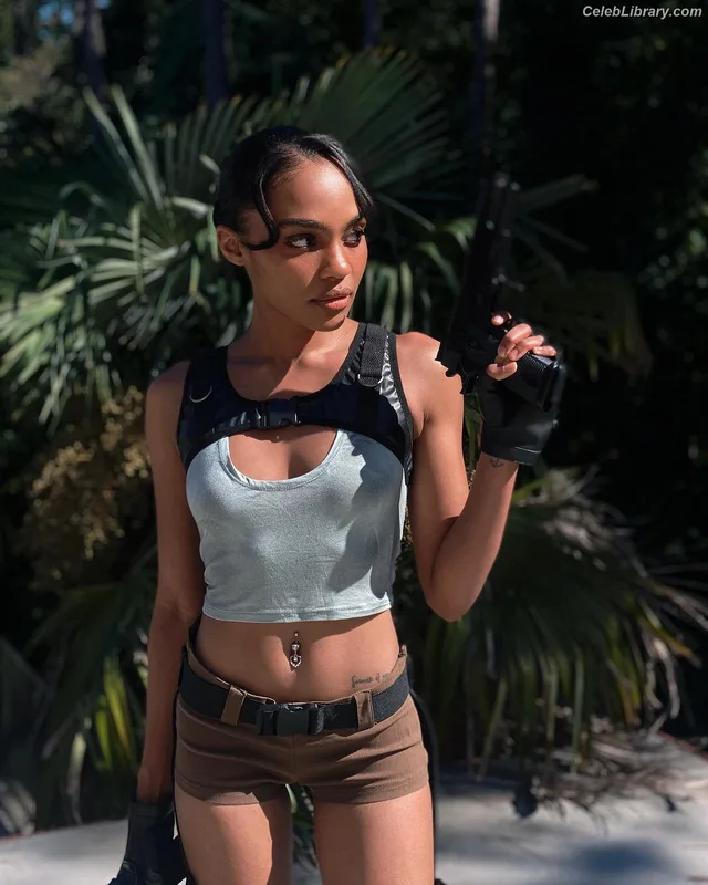 China Anne McClain photo 7 of 115