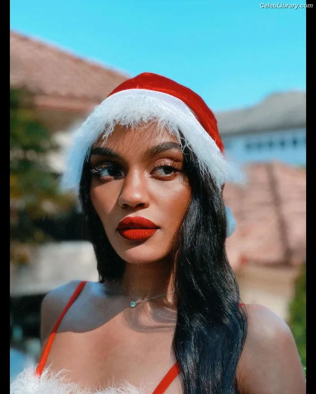 China Anne McClain photo 23 of 115