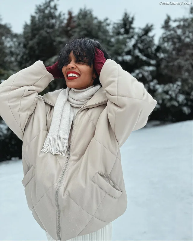 China Anne McClain photo 24 of 115