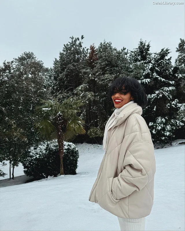 China Anne McClain photo 1 of 115