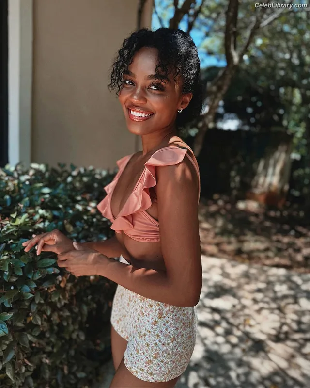 China Anne McClain photo 2 of 115