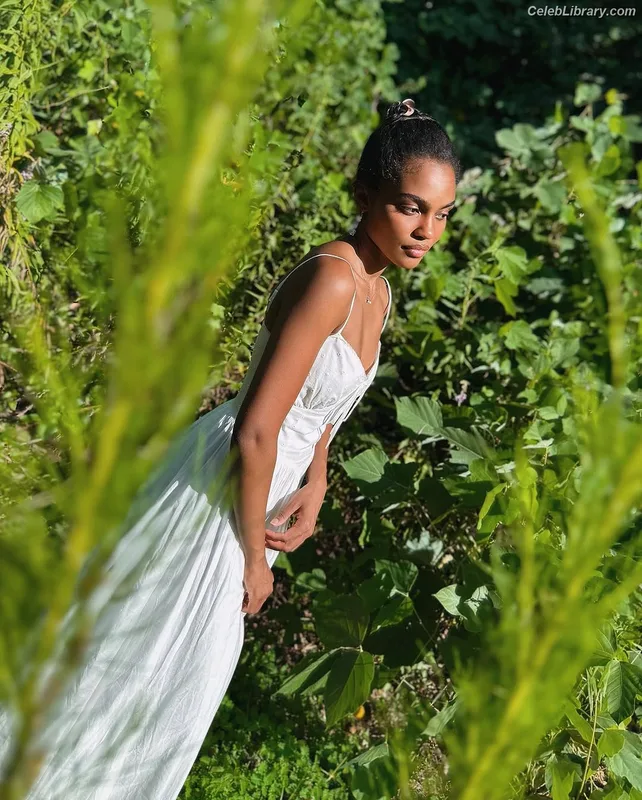 China Anne McClain photo 12 of 115