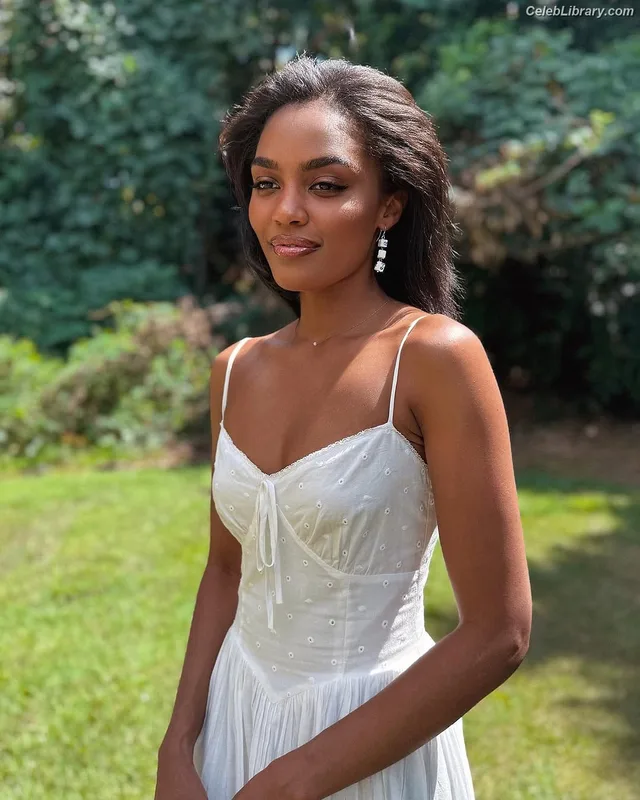 China Anne McClain photo 20 of 115