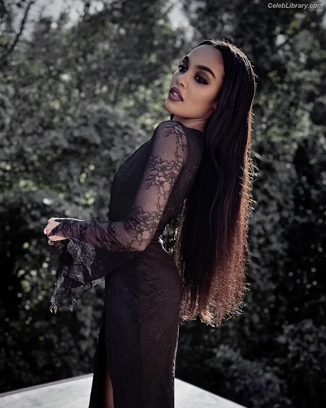 China Anne McClain photo 4 of 115