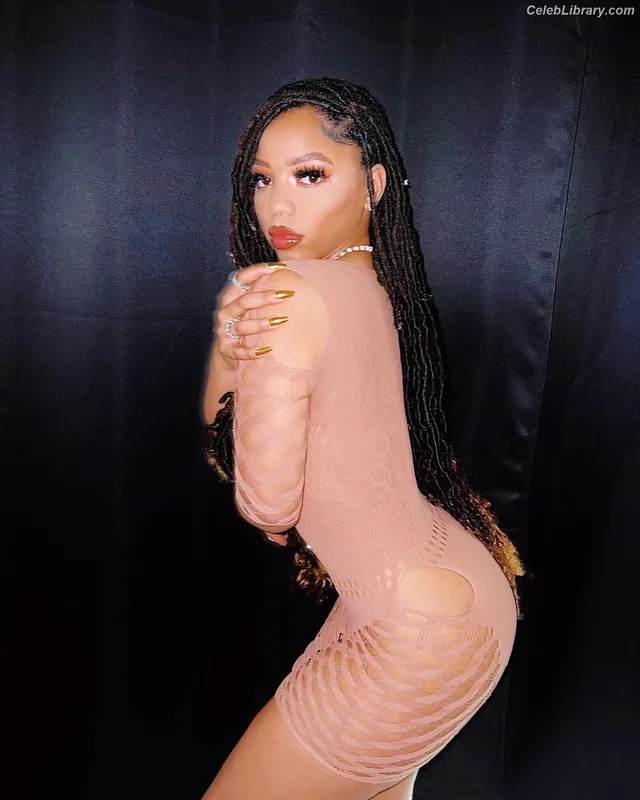 Chloe Bailey photo 22 of 1571