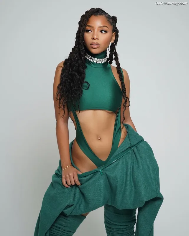 Chloe Bailey photo 1 of 1571
