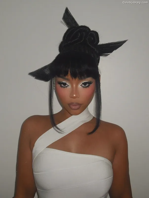 Chloe Bailey photo 5 of 1571