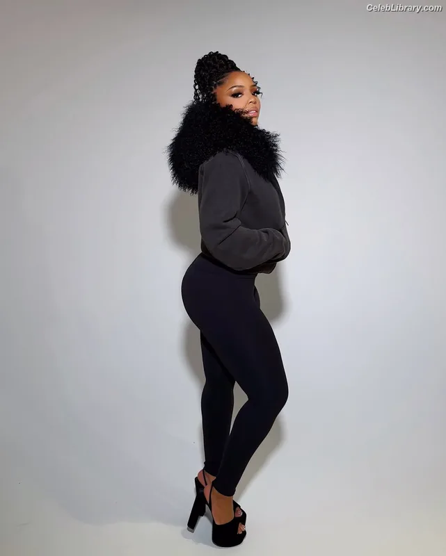 Chloe Bailey photo 22 of 1571