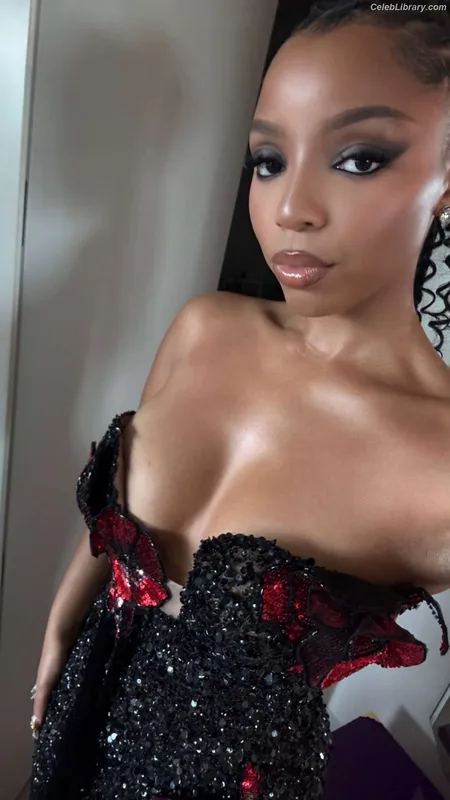 Chloe Bailey photo 2 of 1571