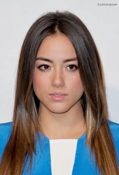 Chloe Bennet photo 5 of 834
