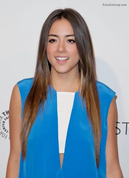 Chloe Bennet photo 15 of 834