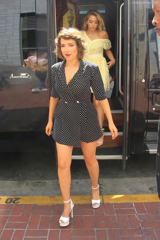 Chloe Bennet photo 12 of 841