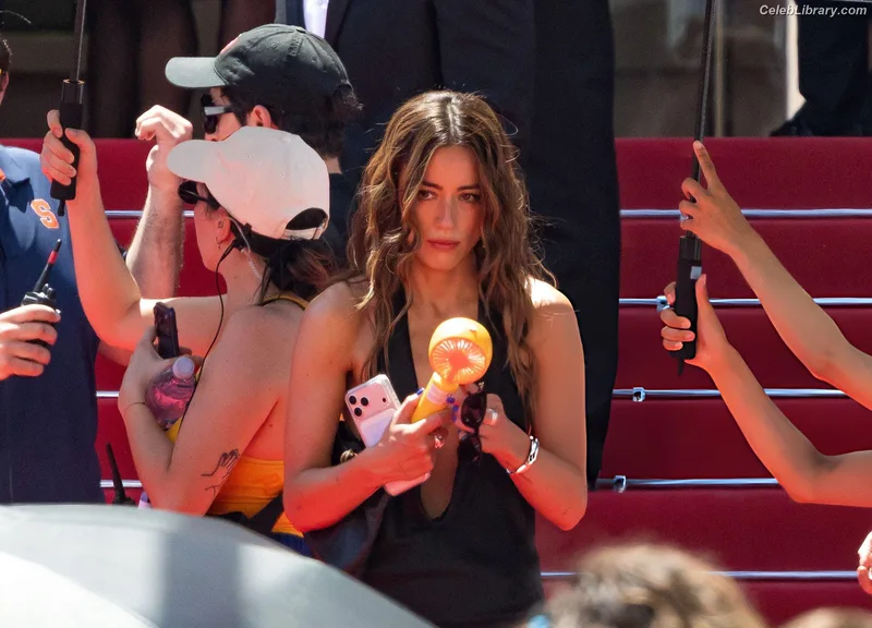 Chloe Bennet photo 23 of 841