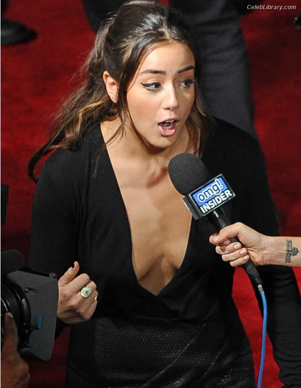 Chloe Bennet photo 1 of 841