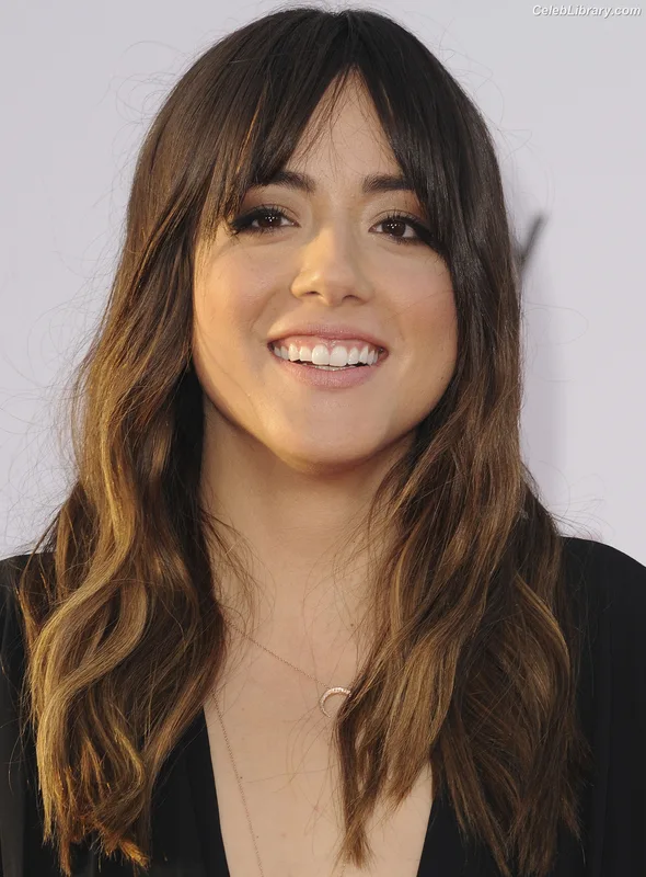 Chloe Bennet photo 3 of 841
