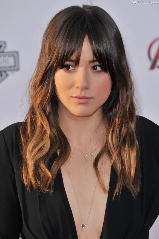 Chloe Bennet photo 11 of 841