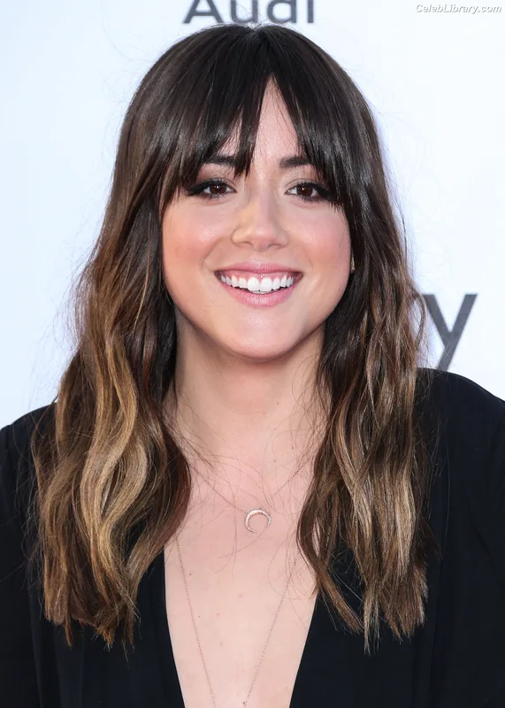 Chloe Bennet photo 11 of 841