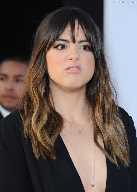 Chloe Bennet photo 4 of 841