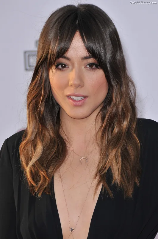 Chloe Bennet photo 6 of 841