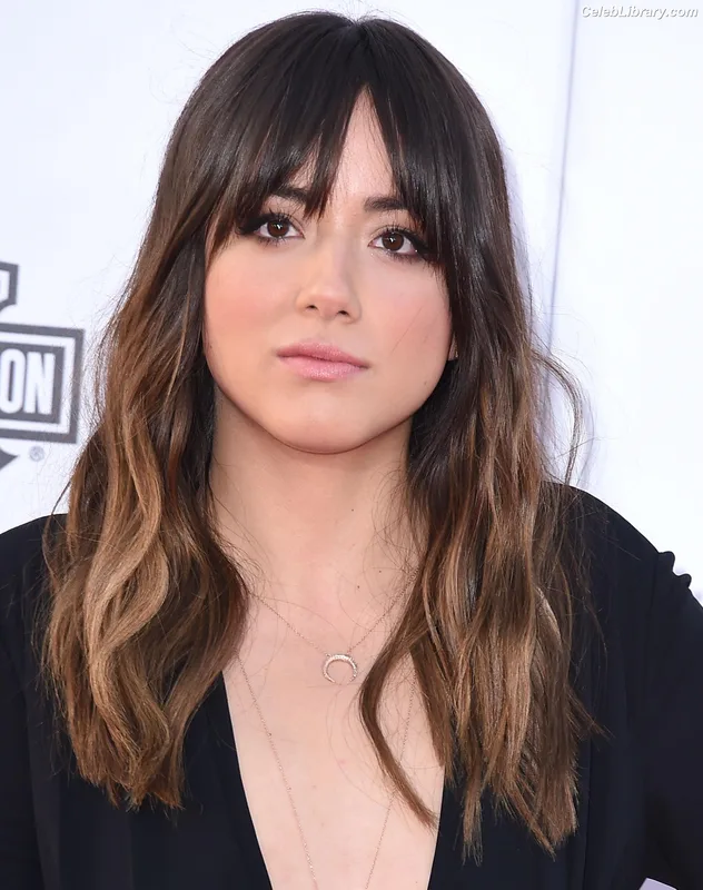 Chloe Bennet photo 17 of 841
