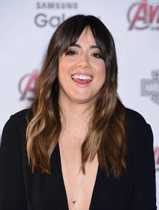 Chloe Bennet photo 24 of 841