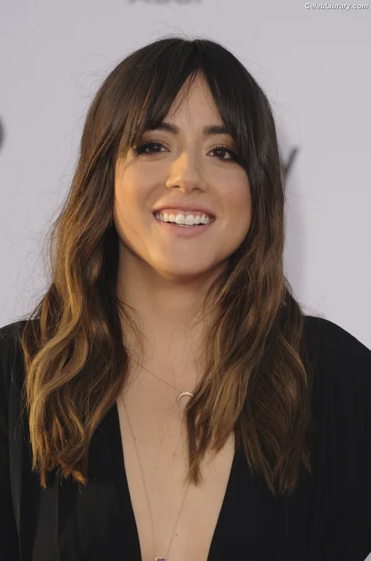 Chloe Bennet photo 20 of 841