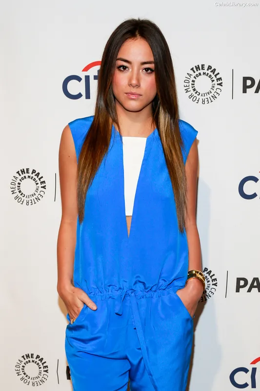 Chloe Bennet photo 9 of 841